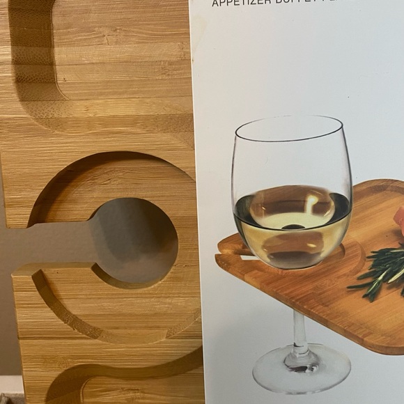 True Fabrications Bamboo Appetizer plate with wine glass holder NWT - Picture 4 of 4
